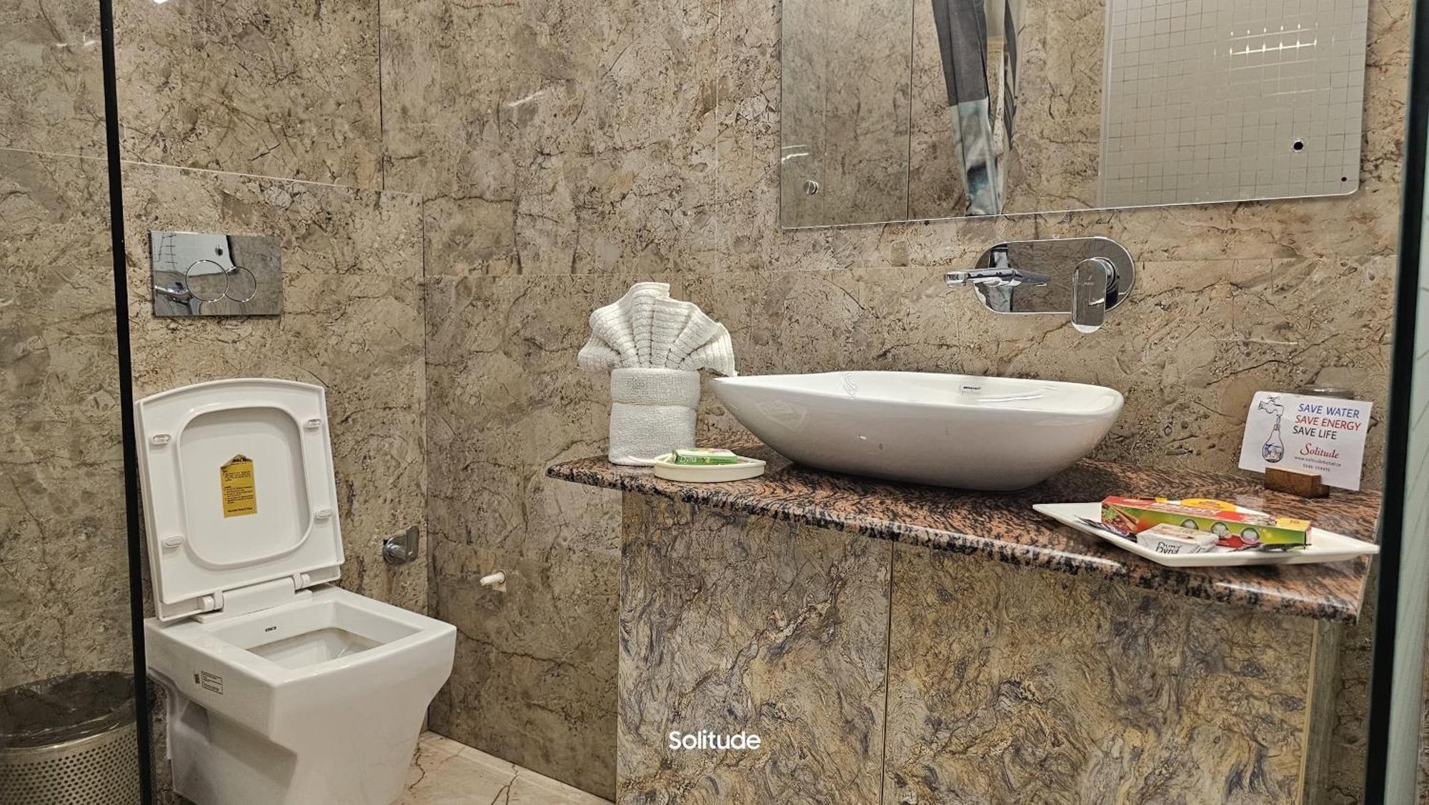 Solitude, The Boutique Hotel Haldwani Ngoại thất bức ảnh